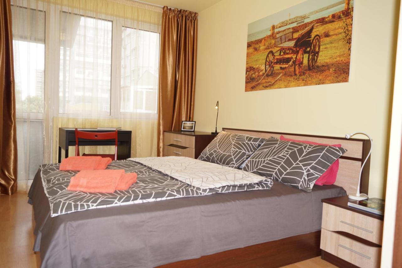 Spacious 2Bdr - Free Parking - Walk Everywhere - 300 Mbps Wifi Várna Kültér fotó